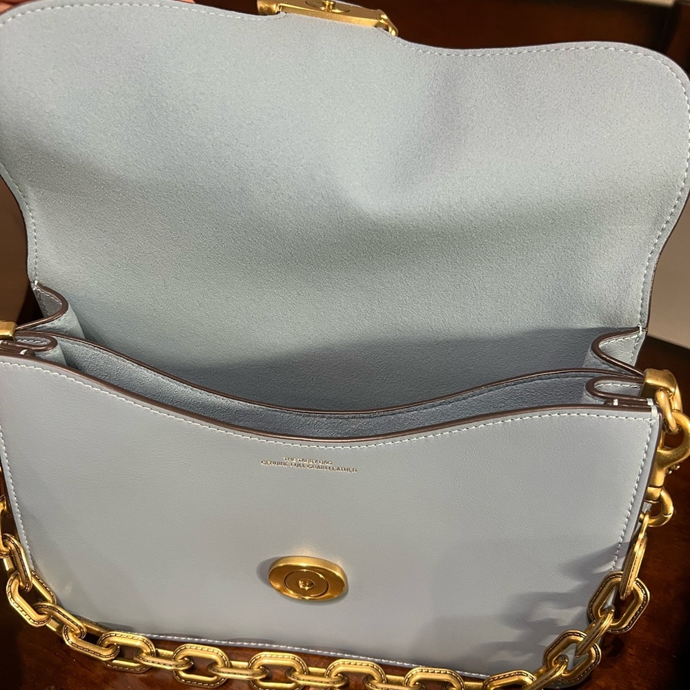 Coach Bluebell Chain Tabby 🩵✨ - Picture 3 of 5